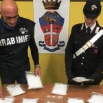 Romano di 44 anni arrestato per droga: era a bordo di un’auto in via Corinaldo