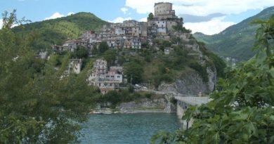 Castel di Tora: uno dei borghi più belli del Lazio