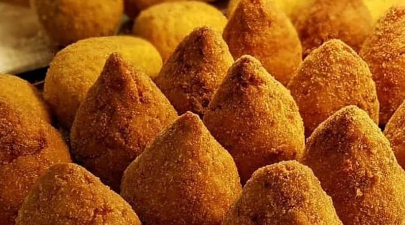 Arancino ph dal profilo facebook della Sagra di Aci Castello