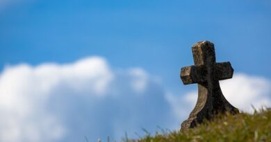Roma ricorda i suoi defunti: tra tradizione e pietas cristiana