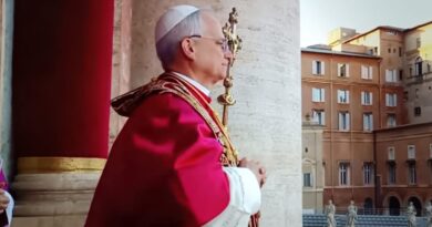 Primo anno di Leone XIV: sobrietà, pace e il sussurro di una Chiesa che riflette