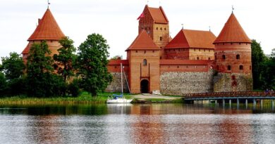 La Collina delle Croci: fede, identità e memoria nazionale