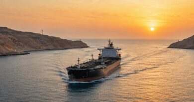 Stati Uniti e Iran firmano la pace: riapre lo Stretto di Hormuz, crolla il Brent. Attesi effetti sui prezzi dei carburanti